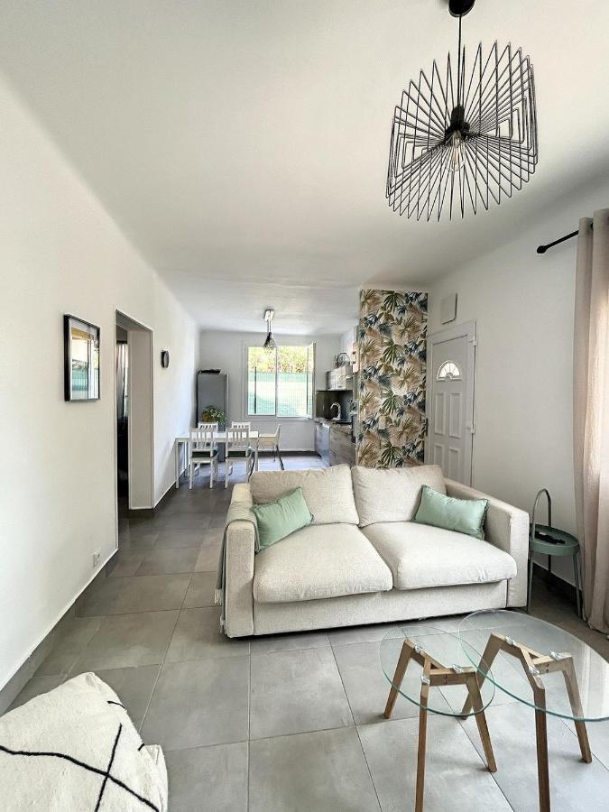 Charmante Maison De Avec Jardin, Terrasse Et Terrain De Petanque * Fos-sur-Mer