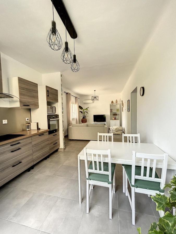 Charmante Maison De Avec Jardin, Terrasse Et Terrain De Petanque Hébergement de vacances Fos-sur-Mer