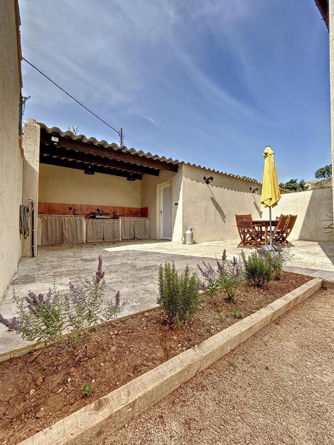 Charmante Maison De Avec Jardin, Terrasse Et Terrain De Petanque * Fos-sur-Mer